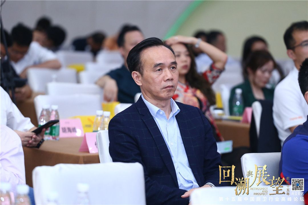 美洁卫浴荣获2021厨卫榜“蹲便器单品类卫浴冠军”01.jpg